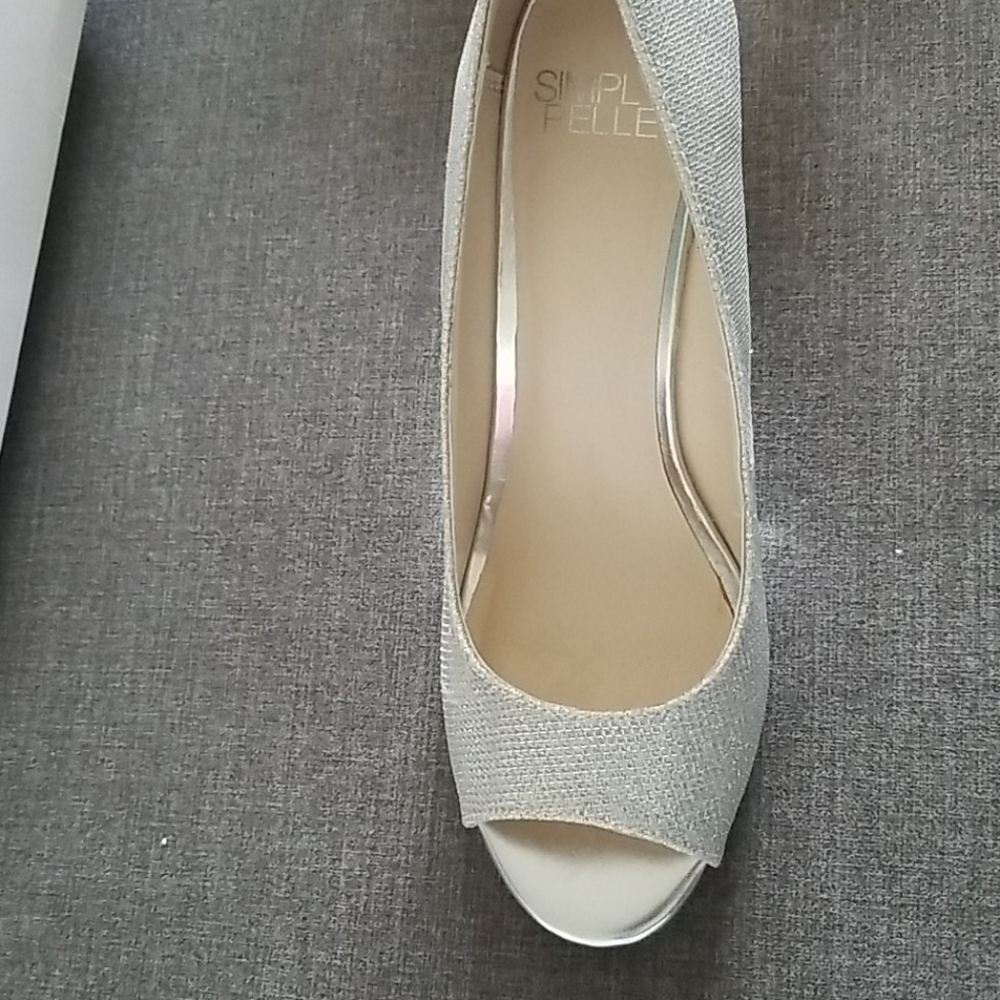 Heals - Picture 3 of 4